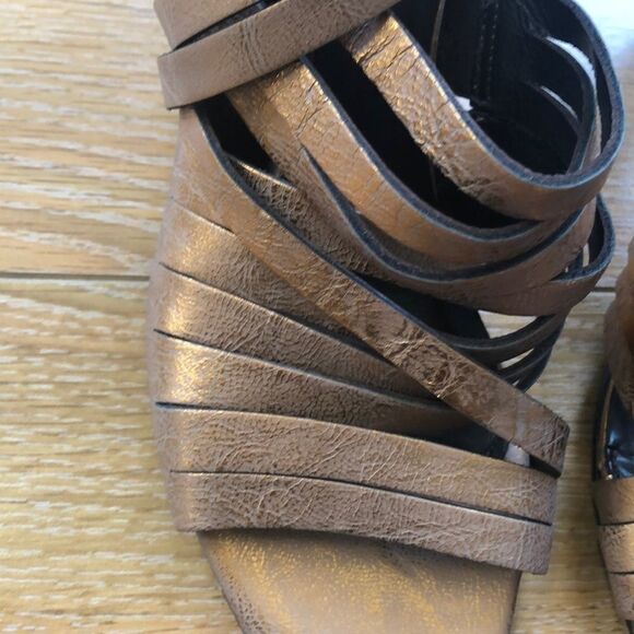 Donald j Pliner-iuna gold sandal (size:7.5) - Picture 5 of 8